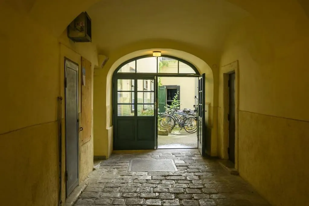 Charming Apartment In Center Vienna Austria