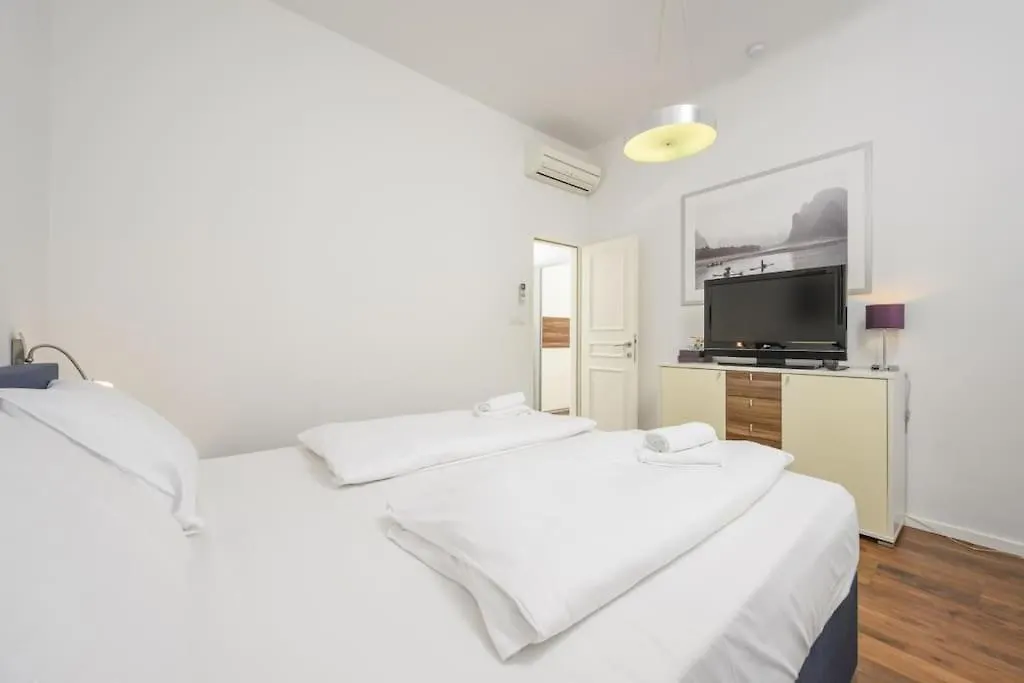 Charming Apartment In Center Vienna