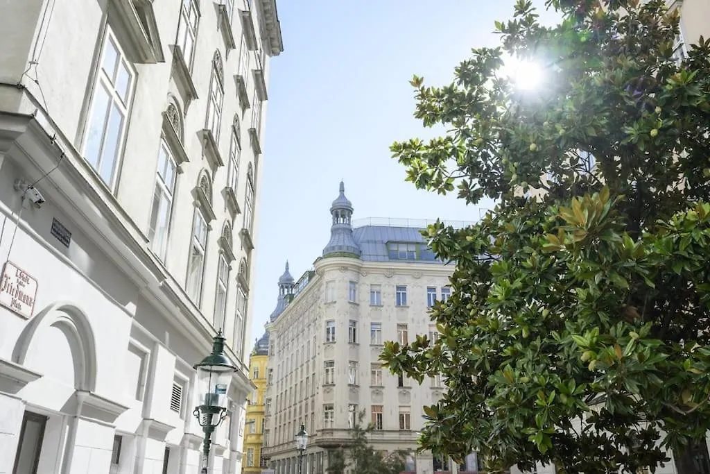 Charming Apartment In Center Vienna