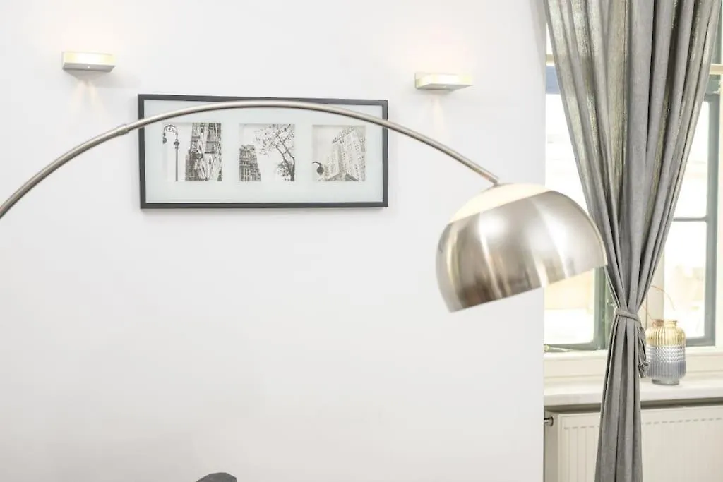 Charming Apartment In Center Vienna